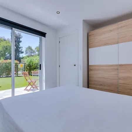 Al - Barracuda Village *