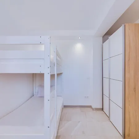 Al - Barracuda Village Apartment
